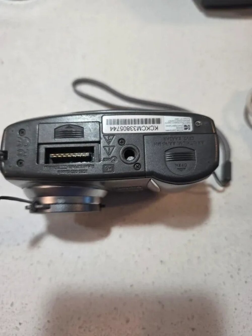 Kodak EasyShare DX4530 5. 0pium0MP Digital Camera - Gray - Picture 7 of 12